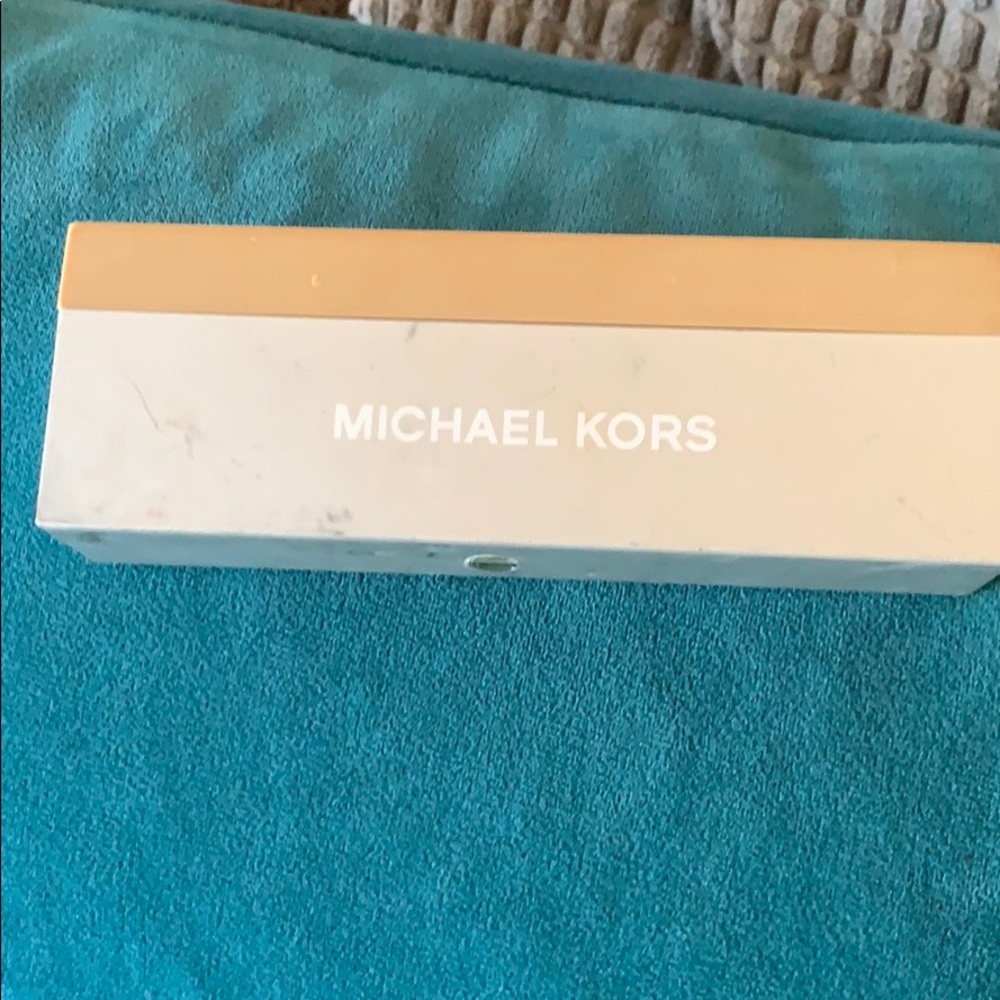 Michael kors reading glasses. Beautiful frame - Picture 8 of 9